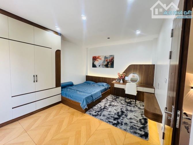 Lĩnh Nam 30M -5 Tầng full NT - KD rất tốt, Ô Tô đỗ cửa, 10M Ô tô tránh chỉ 8.38 tỷ(TL)