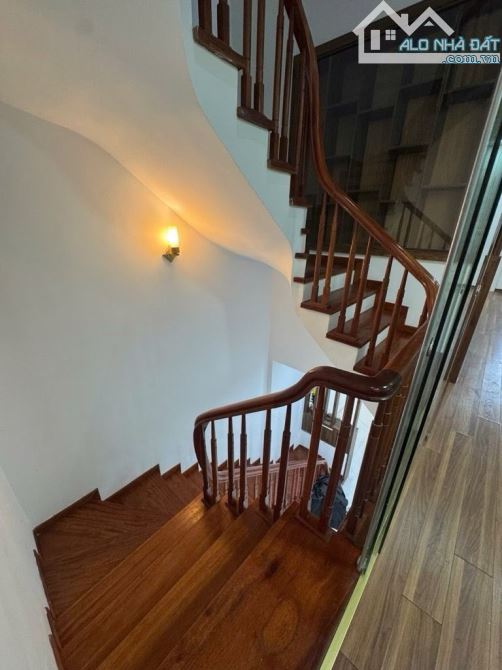 BÁN NHÀ PHÂN LÔ, VỈA HÈ, Ô TÔ TRÁNH PHỐ THÁI HÀ70 m2-mt 4.5m -6 tầng thang máy-30 tỷ 900