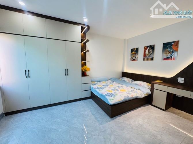 Lĩnh Nam 30M -5 Tầng full NT - KD rất tốt, Ô Tô đỗ cửa, 10M Ô tô tránh chỉ 8.38 tỷ(TL)