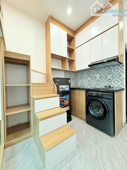 BÁN TOÀ CHDV ĐỘI CẤN 100M2- DOANH THU ~1.5 TỶ/ NĂM