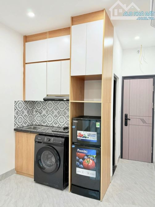 BÁN TOÀ CHDV ĐỘI CẤN 100M2- DOANH THU ~1.5 TỶ/ NĂM