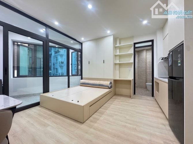 HOÀNG QUỐC VIỆT LÔ GÓC - 3 MẶT NGÕ Ô TÔ - 8 TẦNG - 56 PHÒNG CHO THUÊ - DT ~ 300TR/ THÁNG