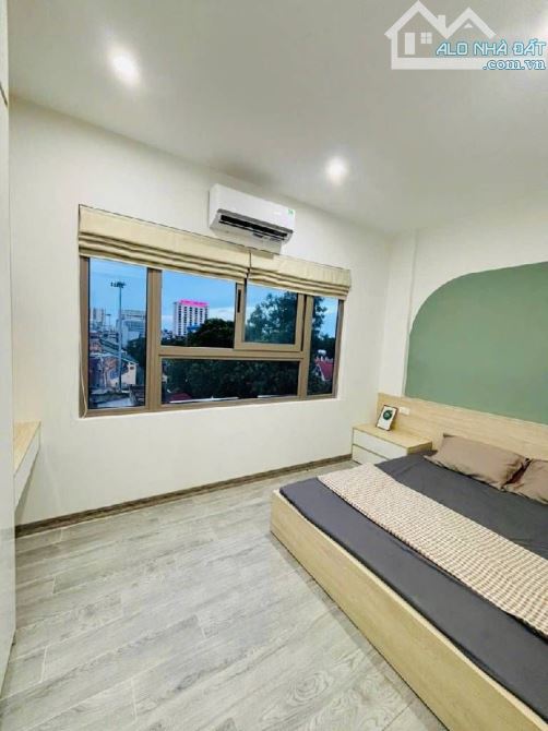 NGUYỄN KHANG CĂN HỘ DỊCH VỤ . OTO ĐỖ CỬA . 8 TẦNG THANG MÁY .DÒNG TIỀN ỔN ĐỊNH 200 TRIỆU /