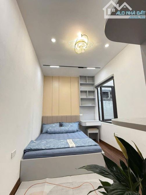 Bán nhà Lạc Long Quân Tây Hồ 33m – 6T, 2 thoáng, 7.6 tỷ