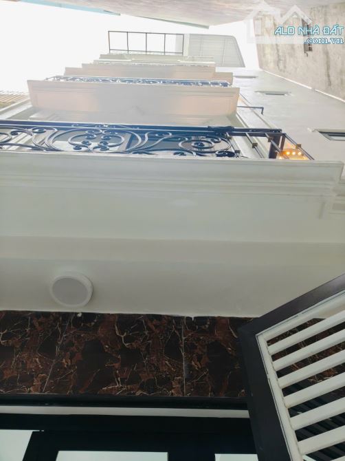 Xây mới Tôn Đức Thắng, hưởng sân để chục xe máy, lõi gần Phố, 32m2 sổ. Giá 8.98 tỷ