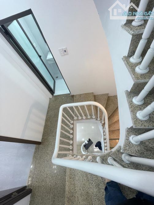 Nhà đẹp phố Trần Đại Nghĩa trung tâm Hai Bà Trưng 30/34 m x 5 tầng mặt tiền rộng, full đồ