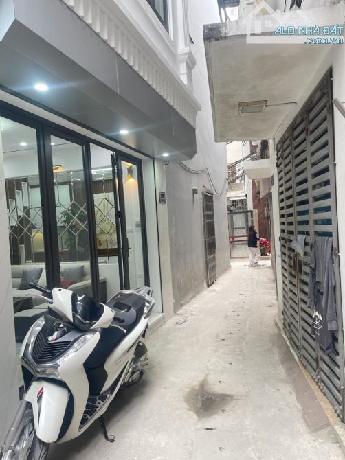 Nhà đẹp phố Trần Đại Nghĩa trung tâm Hai Bà Trưng 30/34 m x 5 tầng mặt tiền rộng, full đồ