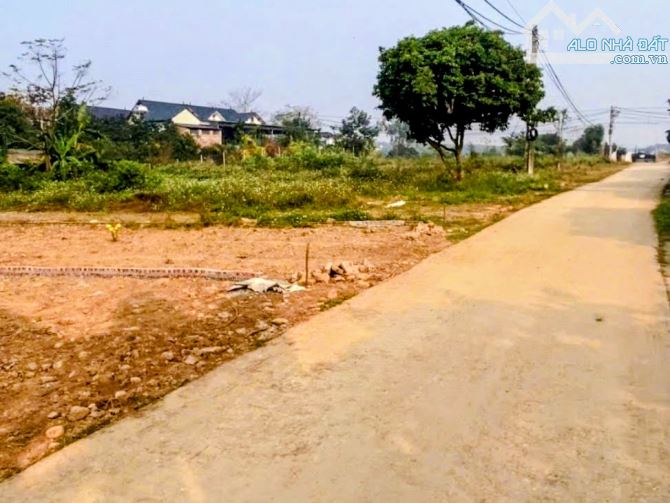 Hơn tỷ có 200m2 đất full tc, Ba Vì, Ba Trại, gần sân golf Suối Hai, UB xã, đg oto, thông. - 2