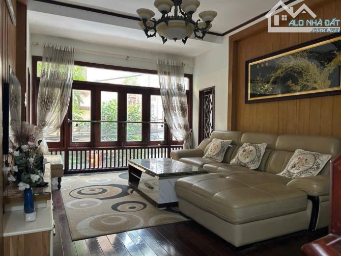 NHÀ NGÕ NÔNG GẦN PHỐ 18 TỶ 55m 5 TẦNG MT 4,2m GARA Ô TÔ KINH DOANH LẠC LONG QUÂN CẦU GIẤY