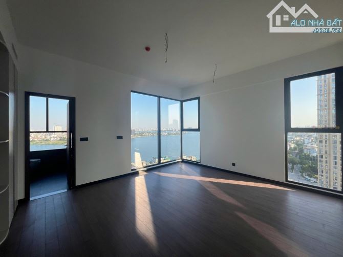 Chủ nhà cần bán gấp căn góc hoa hậu D'eldorado 70m2 tầng cao view trực diện hồ Tây, sẵn sổ