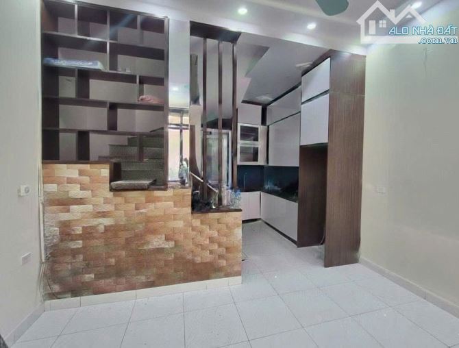 TT CẦU GIẤY -28M2-NGÕ THÔNG-KINH DOANH- HƠN 6 TỶ.