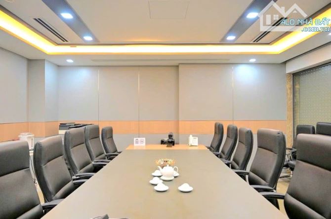 NHÀ MẶT PHỐ GIẢI PHÓNG – LÔ GÓC – 2 MẶT THOÁNG – DÒNG TIỀN GẦN 2 TỶ/NĂM p