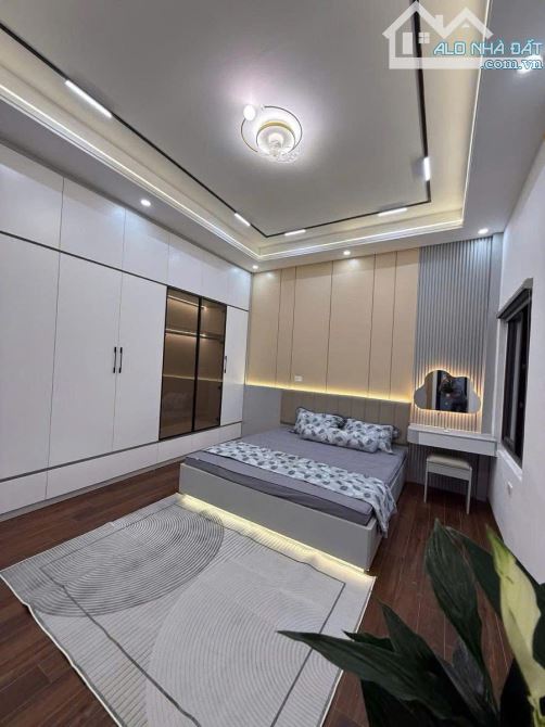 Bán nhà Lạc Long Quân Tây Hồ 33m – 6T, 2 thoáng, 7.6 tỷ