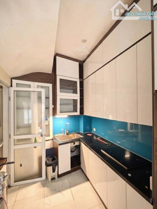 TT CẦU GIẤY -28M2-NGÕ THÔNG-KINH DOANH- HƠN 6 TỶ.