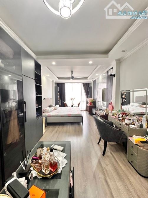 92m2/6 tầng thang máy-Nhà phố Tôn Đức Thắng-giá 27 tỷ TL