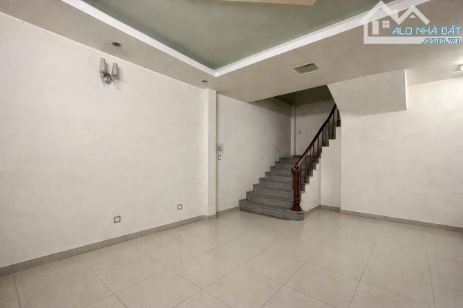 HOÀNG CẦU – ĐỐNG ĐA | NHÀ RIÊNG 5 TẦNG, 40M, NGÕ NÔNG GẦN PHỐ – GIÁ 8 TỶ