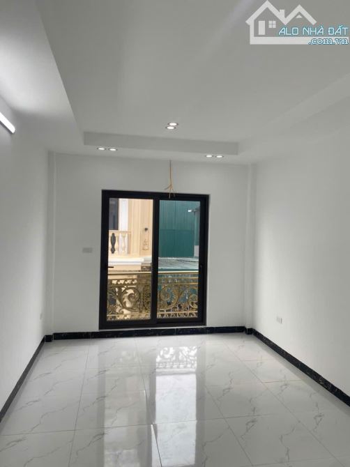 Siêu hiếm nhà Dương Văn Bé, Tân Khai, Lô góc, Kinh Doanh, Ô tô , Thang Máy, 40m2 x 5 tầng