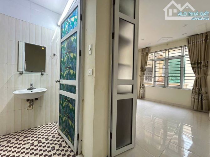 TT CẦU GIẤY -28M2-NGÕ THÔNG-KINH DOANH- HƠN 6 TỶ.