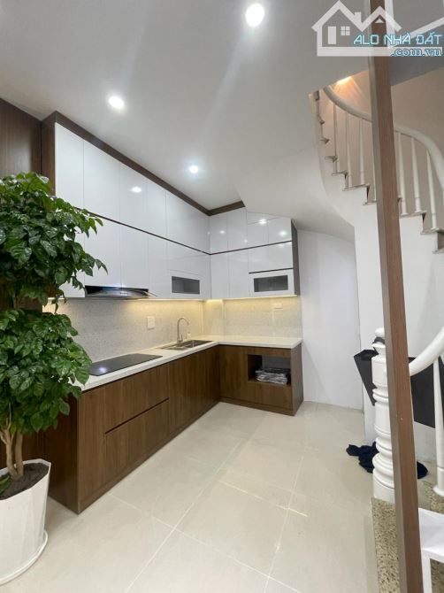 Nhà đẹp phố Trần Đại Nghĩa trung tâm Hai Bà Trưng 30/34 m x 5 tầng mặt tiền rộng, full đồ