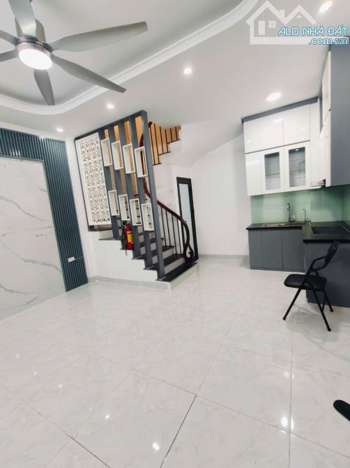 Xây mới Tôn Đức Thắng, hưởng sân để chục xe máy, lõi gần Phố, 32m2 sổ. Giá 8.98 tỷ