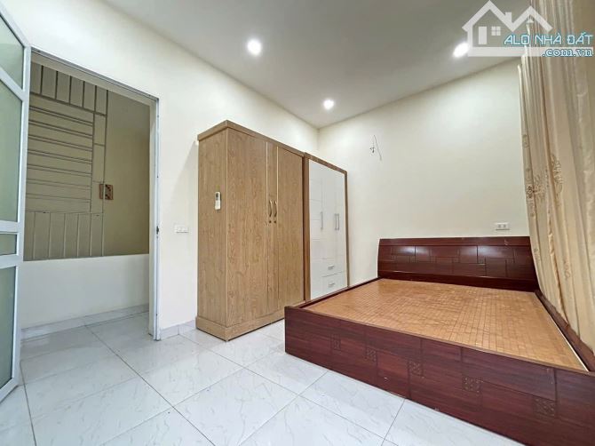 TT CẦU GIẤY -28M2-NGÕ THÔNG-KINH DOANH- HƠN 6 TỶ.