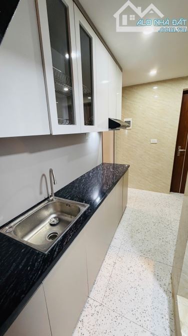 Bán tập thể Văn Chương - Đống Đa 27m x 4 tầng 3 ngủ 4.1 tỷ