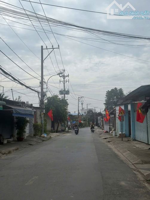 ĐẤT MẶT TIỀN NHỰA PHÙNG THỊ CHUYỆN – THỚI TAM THÔN, HÓC MÔN