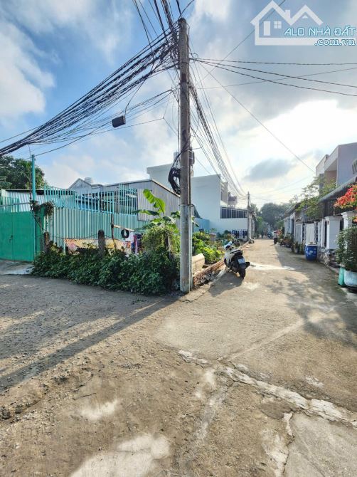 Bán lô góc 5.9x22m, hẻm Chòm Sao p. Hưng Định