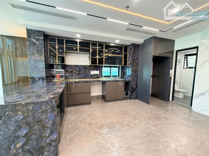 TÒA VĂN PHÒNG 84M2 THANG MÁY - GIÁP HBT THANH XUÂN - Ô TÔ TRÁNH - 30 TỶ