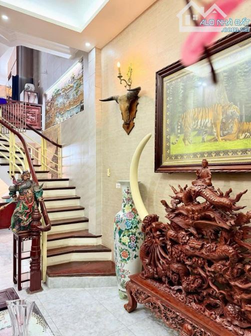 Nhà dân xây khu cán bộ oto qua plo Thái Thịnh kdoanh + CTY 58m2 x mtiền 3.6m. Giá 16.8 tỷ