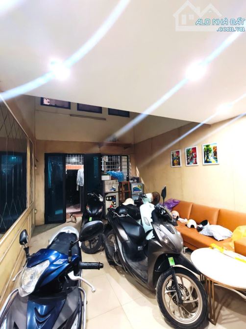 Giá đầu tư, Ngõ 318 Đê La Thành quy hoạch ổn, sổ 40m2 x mtiền 4m dân xây. Giá 8.1 tỷ