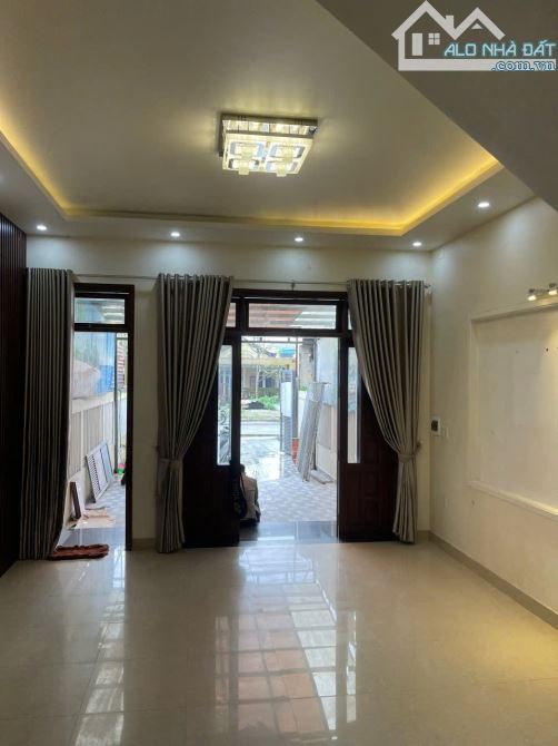 CHO THUÊ NHÀ 2 TẦNG MẶT TIỀN PHẠM VĂN ĐỒNG – VỊ TRÍ ĐẸP, DỄ KINH DOANH HOẶC Ở - 2