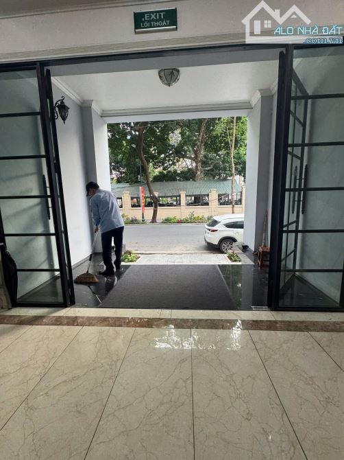 BÁN TÒA BUILDING MẶT PHỐ TRÀNG THI - HOÀN KIẾM - 330M2 - MẶT TIỀN KHỦNG - CHỈ 250 TỶ]