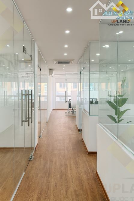 CHO THUÊ VĂN PHÒNG HẠNG B - FULL MỘI THẤT - KHÔNG GIAN SÁNG VIEW THOÁNG - 2