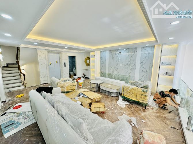 Bán Nhà : Phân Lô Tam Trinh : 80m2 - 7T Thang Máy gara oto