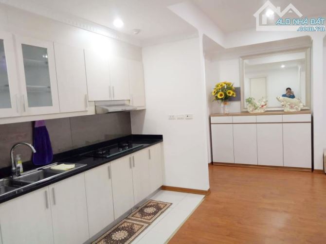 Bán căn hộ chung cư 105 m2, 2 PN, tòa Mipec Tower, Đống Đa