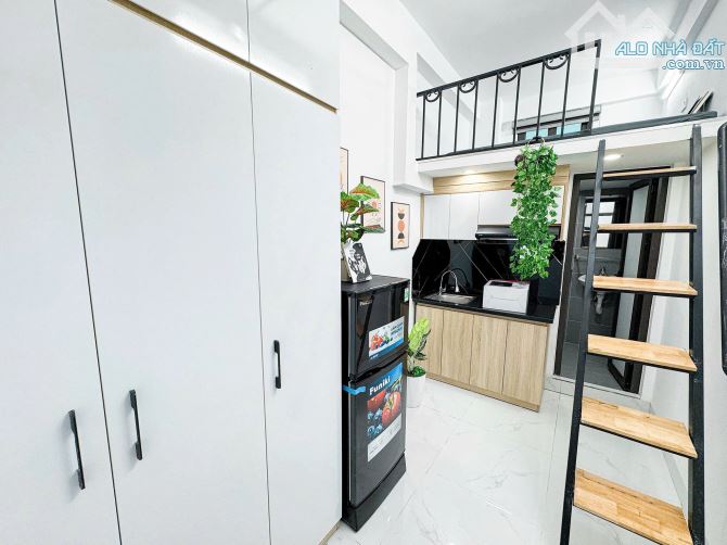 Bán Toà CCMN Ngã Tư Sở- 56m2x6T-Xây Mới- 14 Phòng- 70 Triệu/Tháng