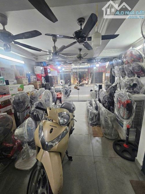 Bán Nhà 2 mặt phố, kinh doanh, oto tránh vỉa hè, 38m2, 6 tầng, mặt tiền 4,4m , view Hồ Tây