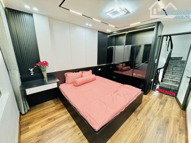 Bán Nhà : Bạch Mai 26m2 - 5Tầng - 3ngủ - ngõ thông gần phố