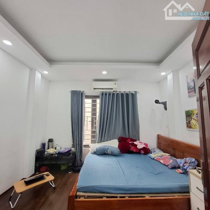 Bán nhà Phố Hoàng Liệt, Hoàng Mai, gần Ô tô, 2 thoáng, 41m2, 8.95 tỷ(CTL)