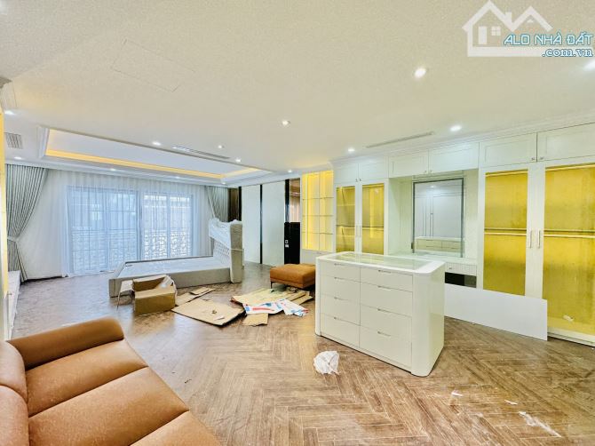 Bán Nhà : Phân Lô Tam Trinh : 80m2 - 7T Thang Máy gara oto