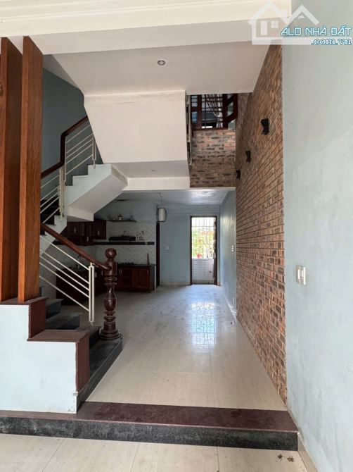 NHÀ 3 TẦNG MẶT TIỀN KINH DOANH PHẠM VĂN ĐỒNG - NHÀ KIÊN CỐ - KHÔNG NỘI THẤT - TP HUẾ - 5