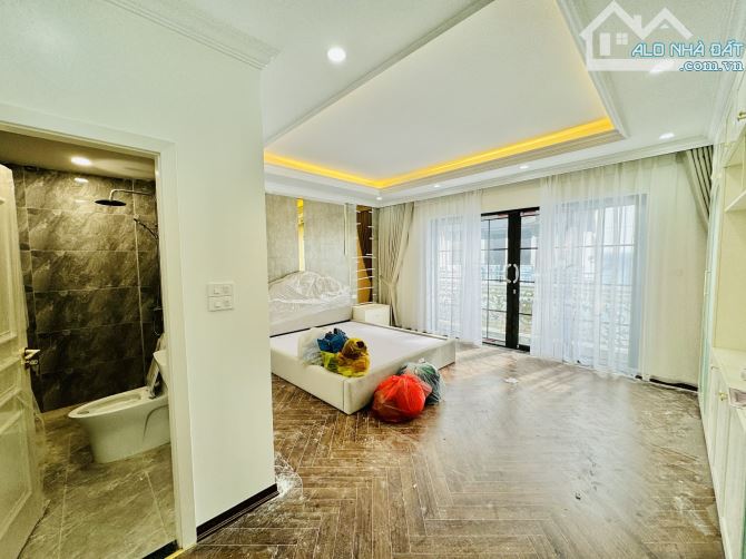 Bán Nhà : Phân Lô Tam Trinh : 80m2 - 7T Thang Máy gara oto