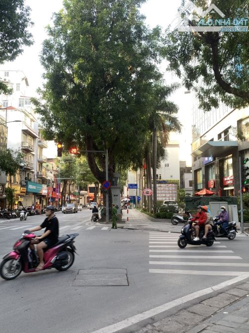 SIÊU HIẾM - MẶT PHỐ LÒ ĐÚC - HAI BÀ TRƯNG - 3 BƯỚC CHÂN LÊN BỜ HỒ HOÀN KIẾM - XÂY CAO TỐT