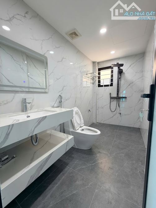 TÒA VĂN PHÒNG 84M2 THANG MÁY - GIÁP HBT THANH XUÂN - Ô TÔ TRÁNH - 30 TỶ