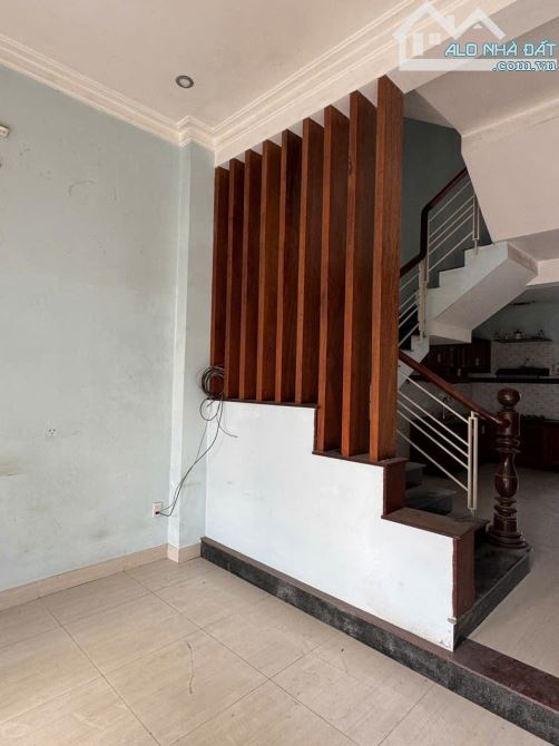 NHÀ 3 TẦNG MẶT TIỀN KINH DOANH PHẠM VĂN ĐỒNG - NHÀ KIÊN CỐ - KHÔNG NỘI THẤT - TP HUẾ - 9