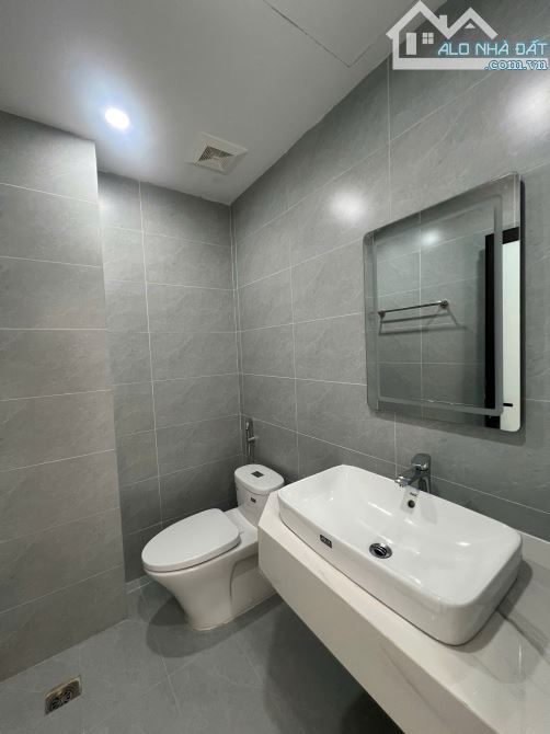 Nhà mới đẹp phân lô phố Kim Đồng, 7 tầng thang máy, 59m², MT 4.7m, giá 29.8 tỷ .