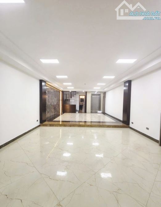 TRUNG KÍNH - 70/80M2 - 7 TẦNG THANG MÁY - MT 5,1M - VỈA HÈ - NGÕ THÔNG Ô TÔ TRÁNH