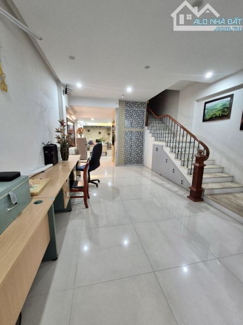 Mặt phố Quan Nhân, Thanh Xuân 5 tầng thang máy 85M MT 5m Sổ đẹp 2 THOÁNG 22 tỷ