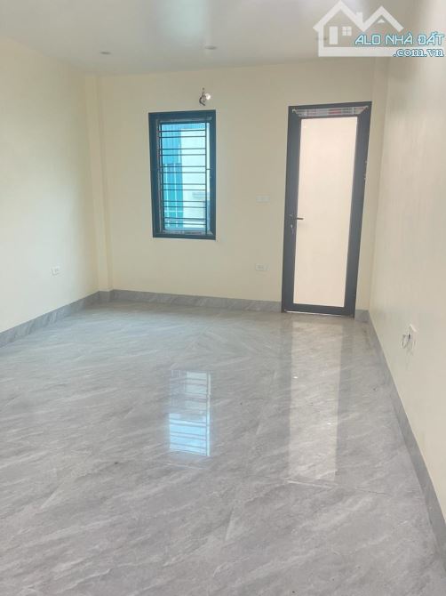 BÁN NHÀ ĐỊNH CÔNG- NGÕ THÔNG- 6TẦNG- THANG MÁY- GẦN ÔTÔ- NHÀ DÂN XÂY- Ở SƯỚNG